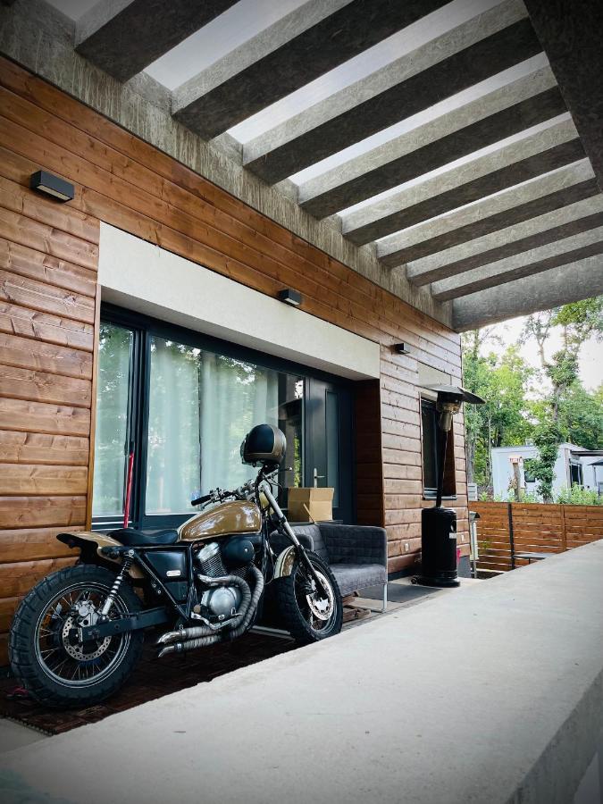 Pine-Wood Resort Balatonalmádi エクステリア 写真