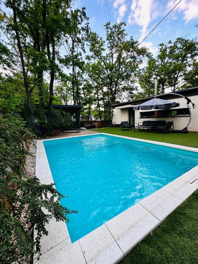 Pine-Wood Resort Balatonalmádi エクステリア 写真